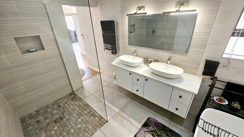 3 Bedroom Property for Sale in Dana Bay Western Cape